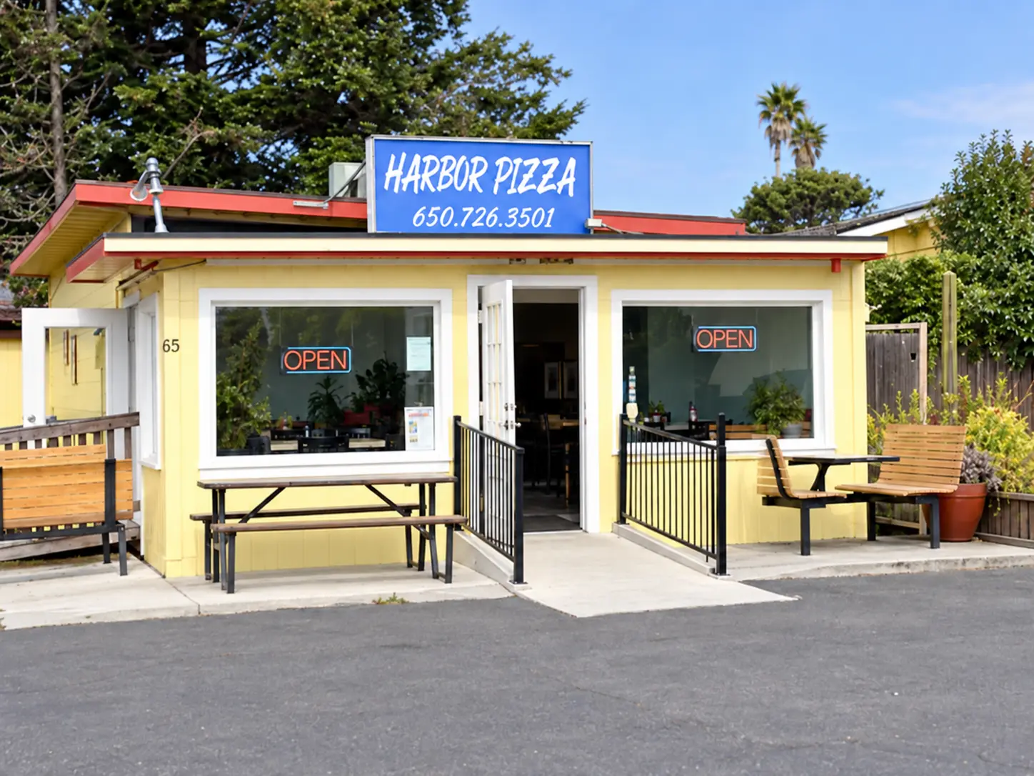 Photo of Harbor Pizza restaurant in Half Moon Bay