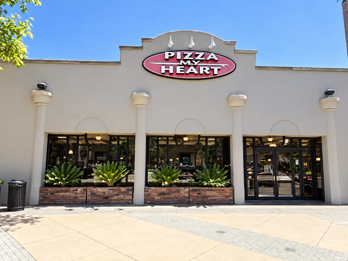 Photo of Pizza My Heart restaurant in Palo Alto